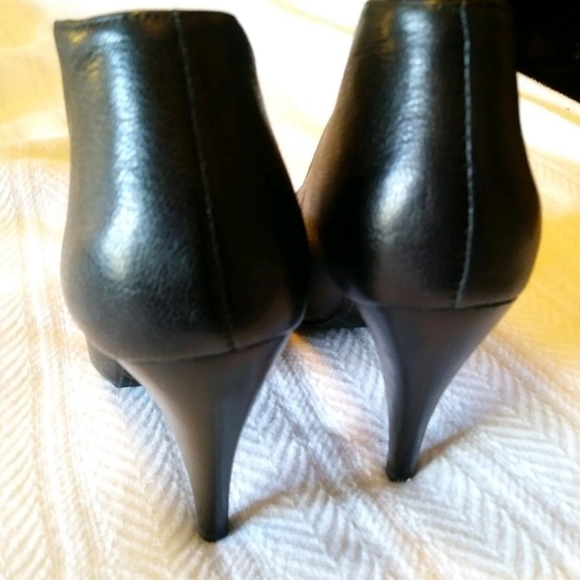 Heels - Picture 2 of 4